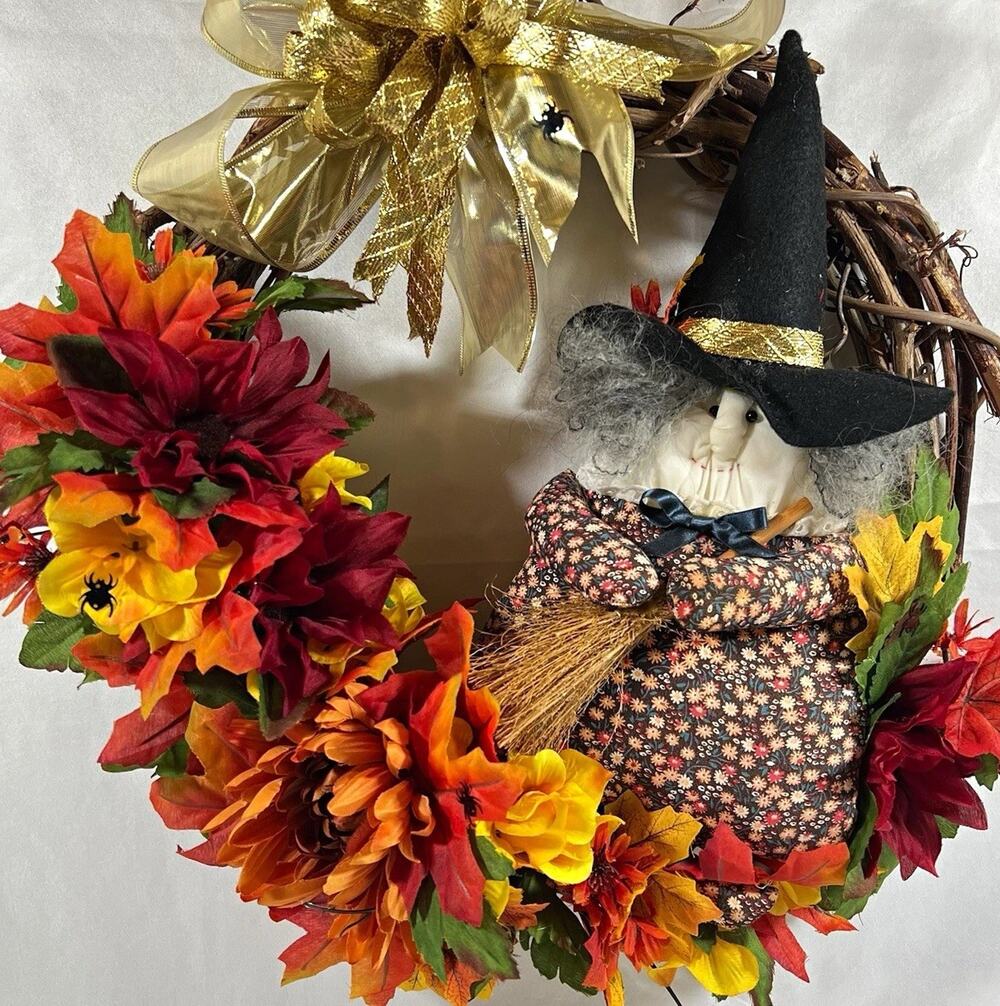 Vintage Halloween 17” Grapevine Wreath Witch Fall Leaves & Flowers Multicolor